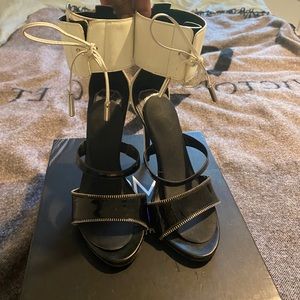 Donald Pliner patent heels